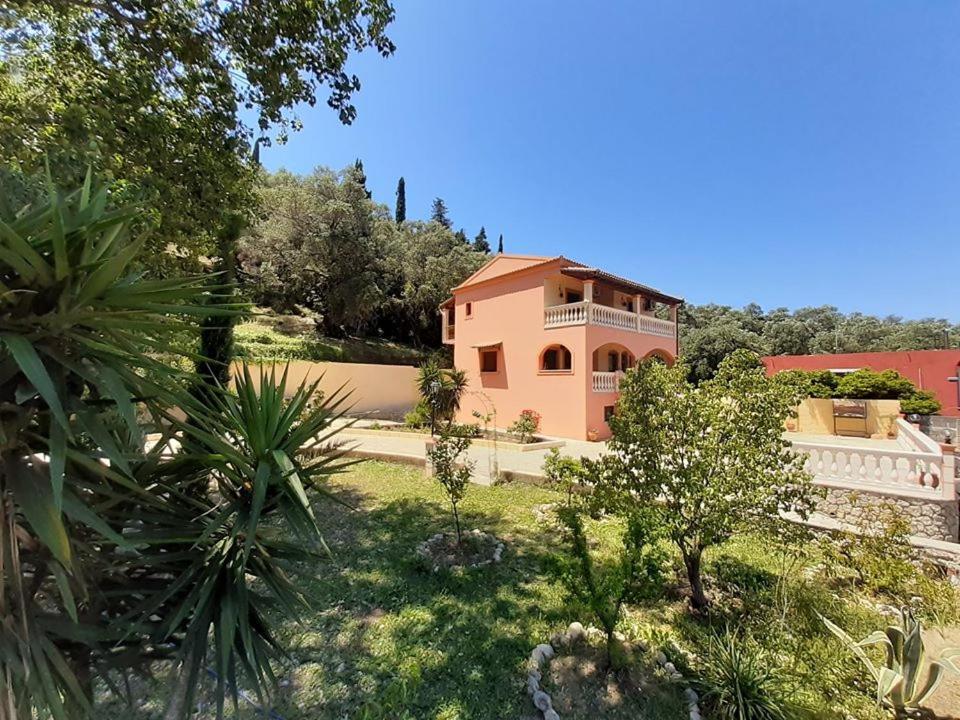 Villa Silvia Ágios Matthaíos Extérieur photo