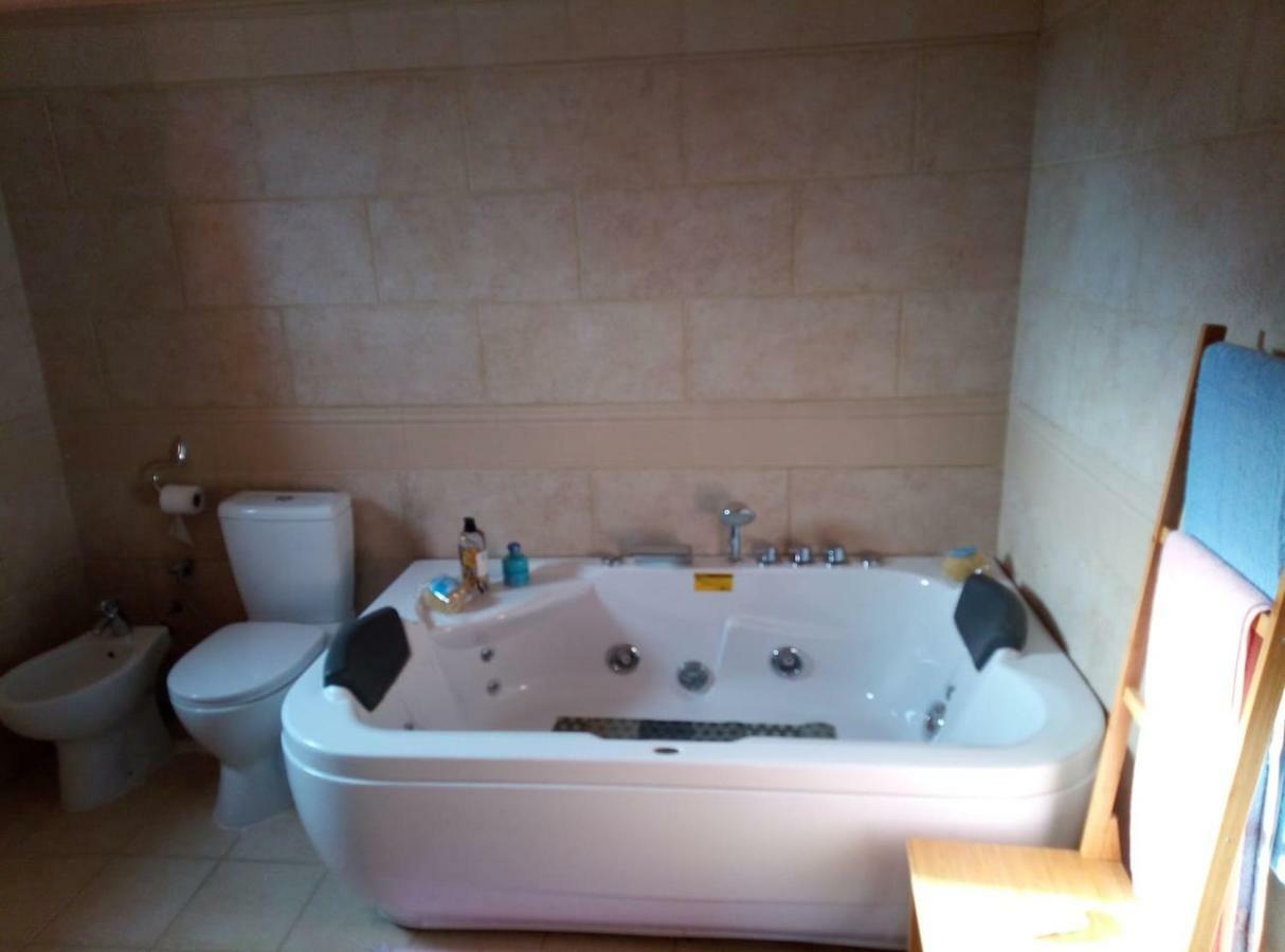 Villa Silvia Ágios Matthaíos Extérieur photo