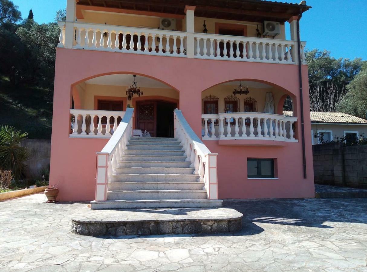 Villa Silvia Ágios Matthaíos Extérieur photo