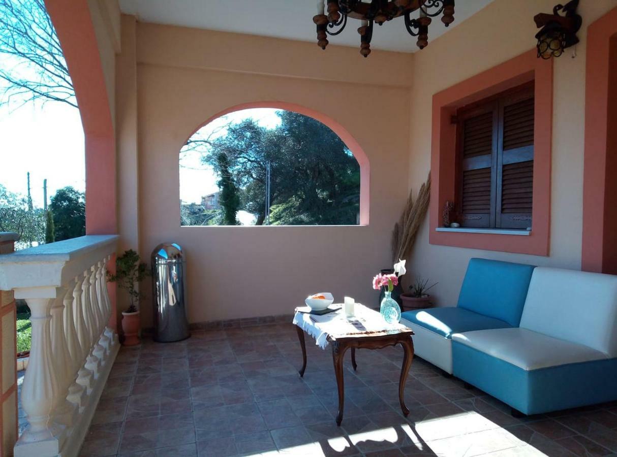 Villa Silvia Ágios Matthaíos Extérieur photo